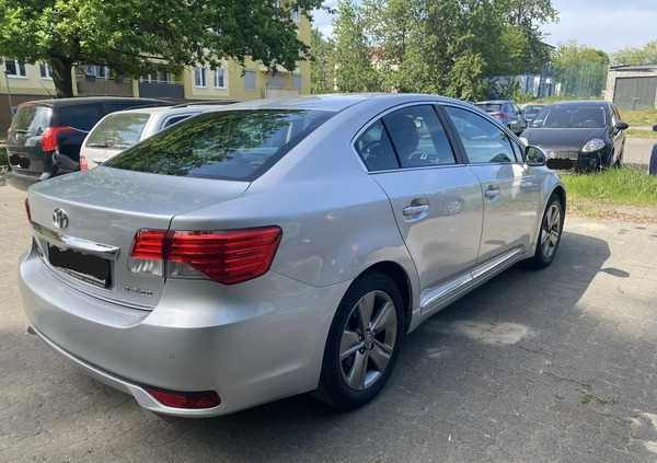 Toyota Avensis cena 47000 przebieg: 218000, rok produkcji 2014 z Poznań małe 121